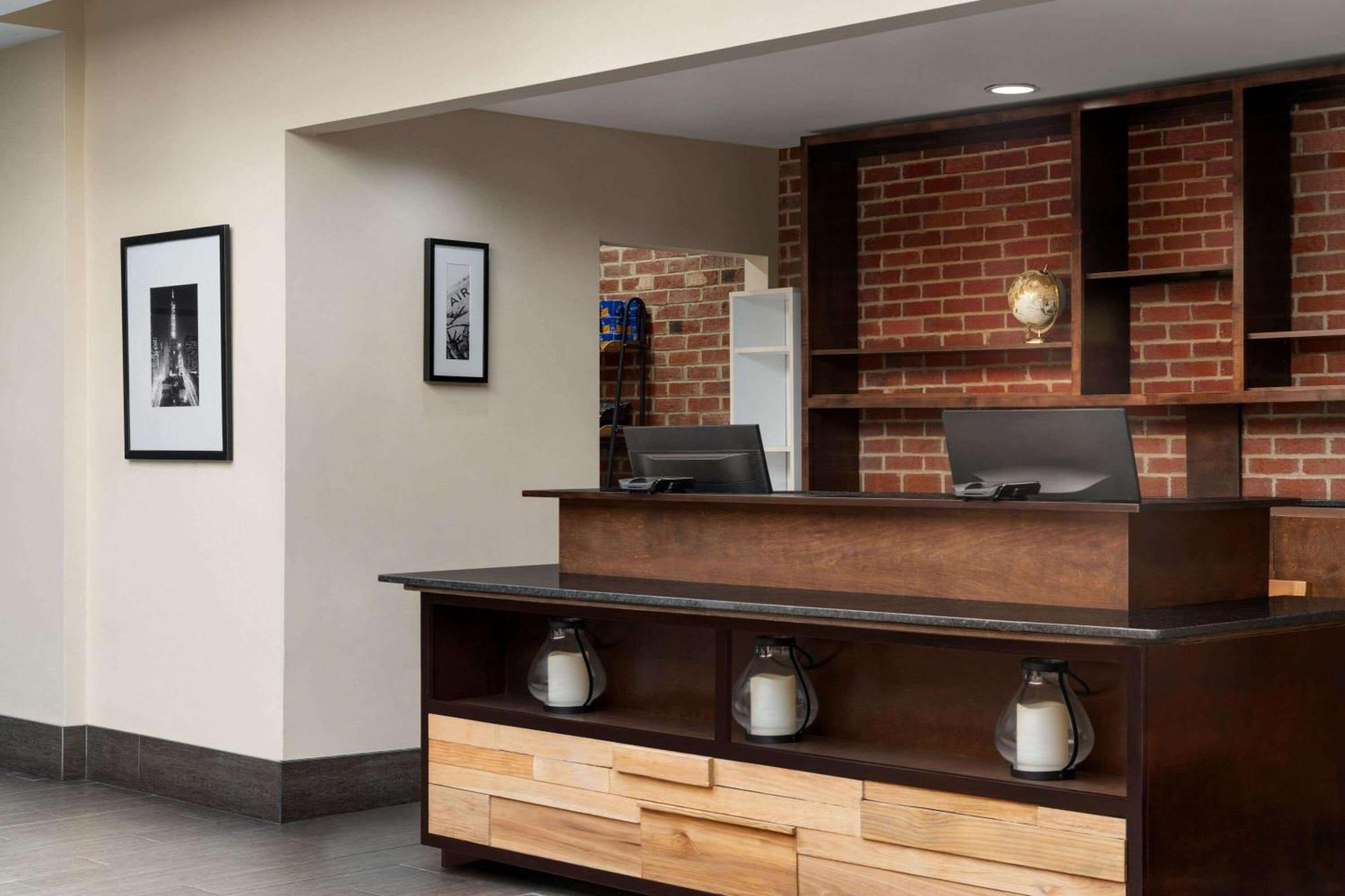 Wyndham Garden Inn Pittsburgh Airport Robinson Township Buitenkant foto
